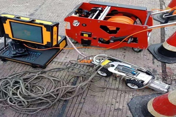 乌拉特中CCTV管道检测机器人